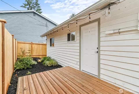 Exterior - 4512 S 3rd Ave #C, Everett, WA 98203 photo 5 of 8
