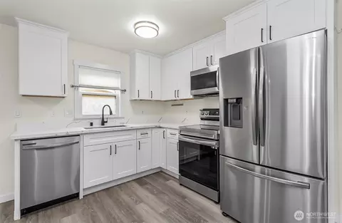 Kitchen - 4512 S 3rd Ave #C, Everett, WA 98203 photo 1 of 4