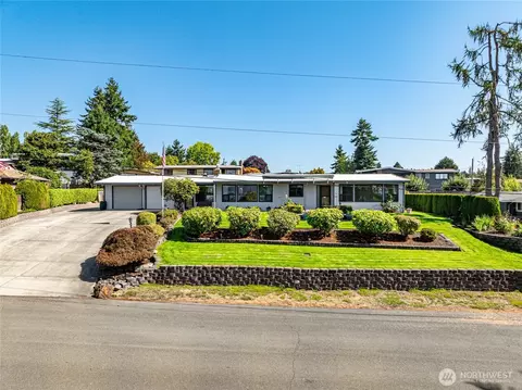 23034 Thunderbird Dr S, Des Moines, WA 98198