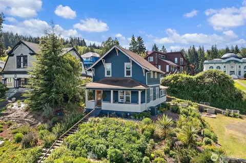 716 First St W, South Bend, WA 98586