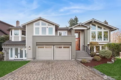 10511 NE 44th St, Kirkland, WA 98033