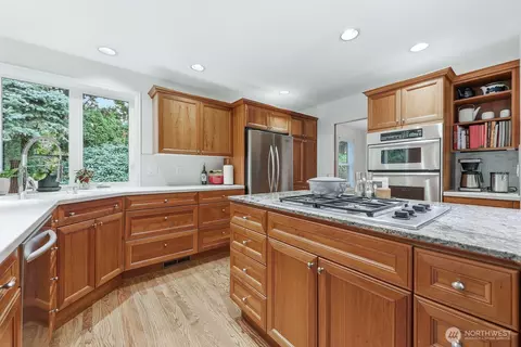 Kitchen - 2929 184th Pl SE, Bothell, WA 98012 photo 4 of 5