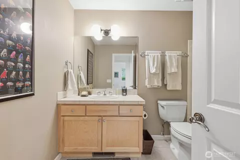Bath - 2929 184th Pl SE, Bothell, WA 98012 photo 4 of 6
