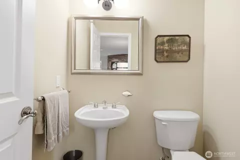 Bath - 2929 184th Pl SE, Bothell, WA 98012 photo 6 of 6