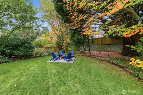 Exterior - 2929 184th Pl SE, Bothell, WA 98012 photo 7 of 11