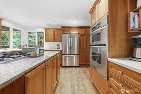 Kitchen - 2929 184th Pl SE, Bothell, WA 98012 photo 5 of 5
