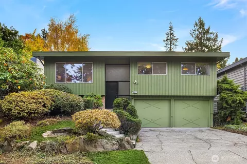 6037 NE 61st St, Seattle, WA 98115