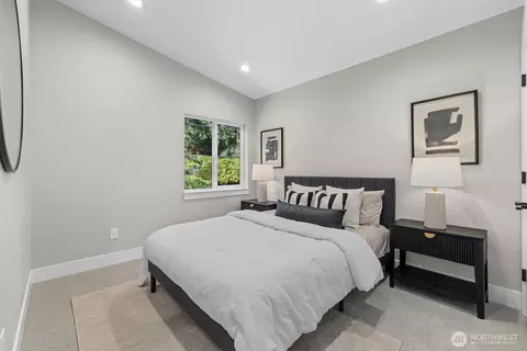 Bedroom - 18616 92nd Ave NE, Bothell, WA 98011 photo 5 of 7