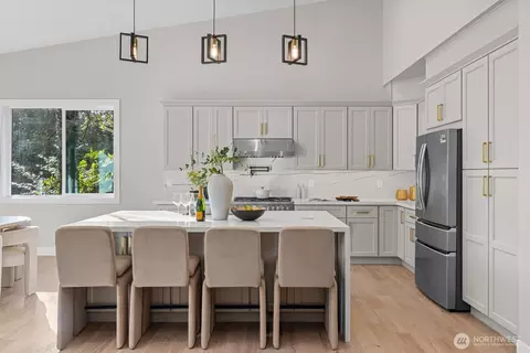 Kitchen - 18616 92nd Ave NE, Bothell, WA 98011 photo 2 of 6