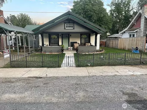 758 4th Ave N, Okanogan, WA 98840