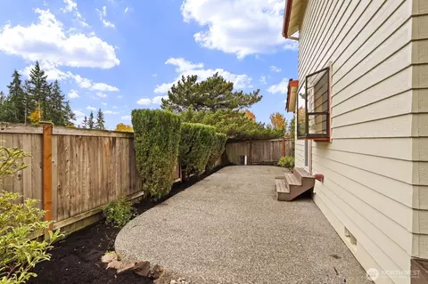 Exterior - 16524 14th Dr SE, Mill Creek, WA 98012 photo 4 of 6