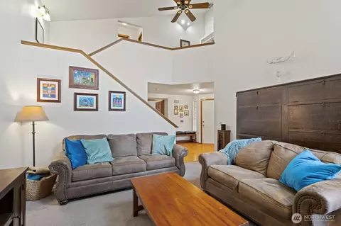 Living - 16524 14th Dr SE, Mill Creek, WA 98012 photo 2 of 4