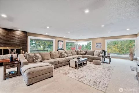 Living - 8 Tree Top Rd, Longview, WA 98632 photo 1 of 3