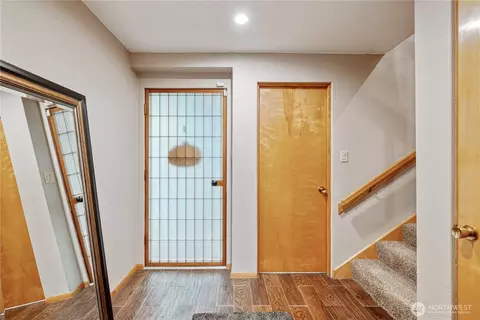Entry Way - 8 Tree Top Rd, Longview, WA 98632 photo 1 of 1