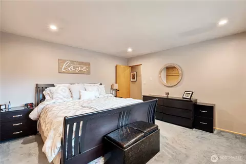 Bedroom - 8 Tree Top Rd, Longview, WA 98632 photo 2 of 6