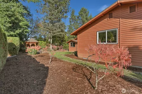 Exterior - 24004 10th Pl W, Bothell, WA 98021 photo 9 of 10