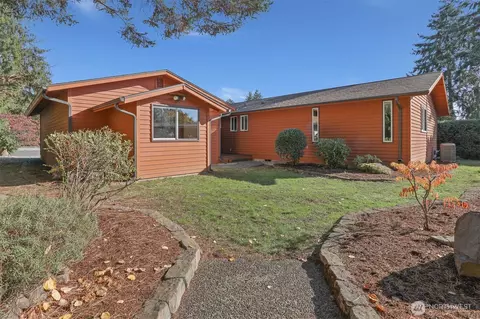 Exterior - 24004 10th Pl W, Bothell, WA 98021 photo 8 of 10