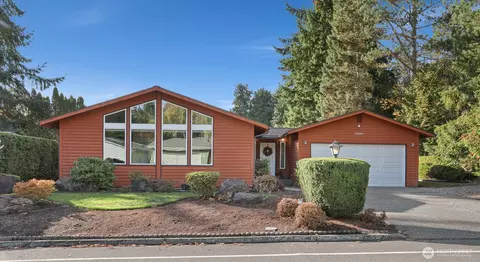 Exterior - 24004 10th Pl W, Bothell, WA 98021 photo 4 of 10