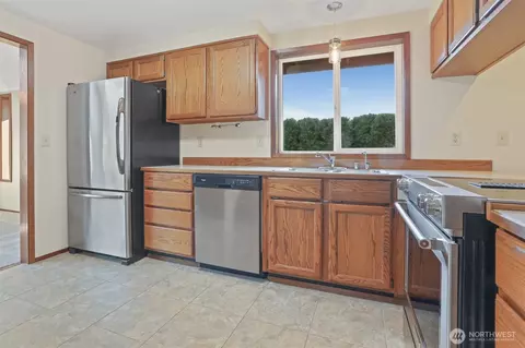Kitchen - 24004 10th Pl W, Bothell, WA 98021 photo 2 of 4