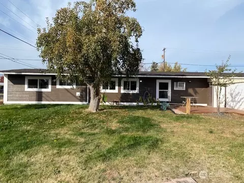 9016 Bong Loop Dr #B, Moses Lake, WA 98837