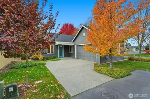 706 Nuthatch Dr, College Place, WA 99324