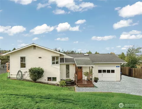 650 NE Otis St, Coupeville, WA 98239