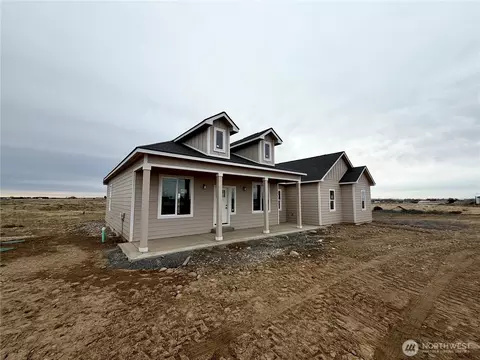 7189 NE Lake Vista Dr, Moses Lake, WA 98837