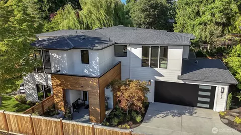 912 18th Ave W, Kirkland, WA 98033