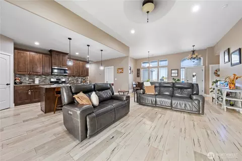 1830 E Madera St, Othello, WA 99344 photo 5