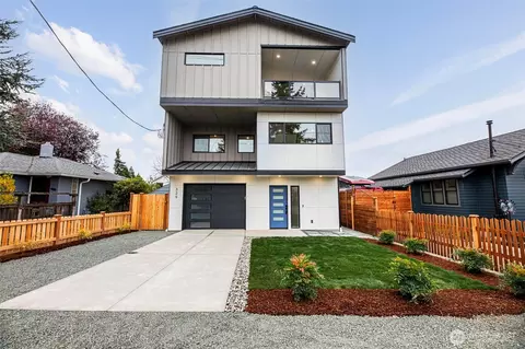 329 N 103rd St, Seattle, WA 98133