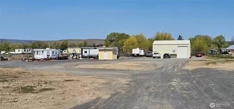 1176 Highway 28 E, Soap Lake, WA 98851