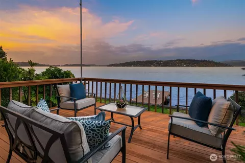 9764 Rainier Ave S, Seattle, WA 98118