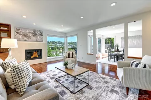 2636 22nd Ave W #203, Seattle, WA 98199