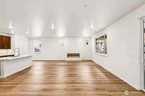 Living - 24323 13th Ave SE #CR20, Bothell, WA 98021 photo 4 of 8