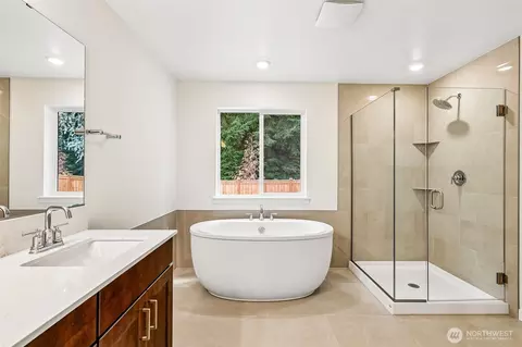 Bath - 24323 13th Ave SE #CR20, Bothell, WA 98021 photo 4 of 5