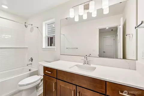 Bath - 24323 13th Ave SE #CR20, Bothell, WA 98021 photo 5 of 5