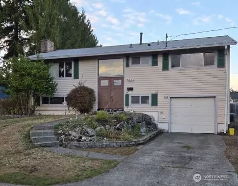 4316 NE 10th St, Renton, WA 98059