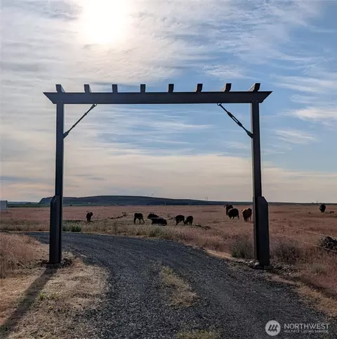 21625 Road D5 NE, Soap Lake, WA 98851