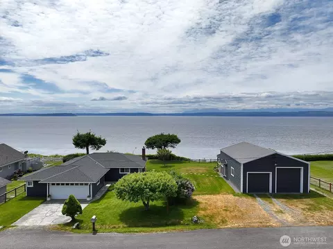 486 Vists Rd, Freeland, WA 98249