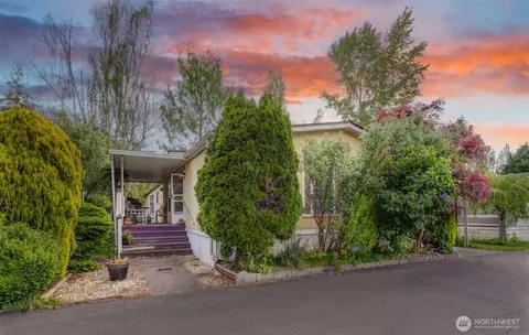 415 Lake View Rd #K8, Lynnwood, WA 98087