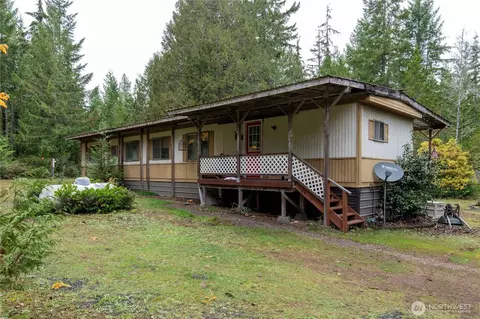 290 NE Kissin Tree Ln, Tahuya, WA 98588