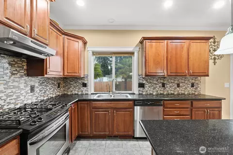 17215 18th Ave E, Spanaway, WA 98387 photo 6