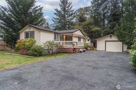121 Mustang Ln, Brinnon, WA 98320