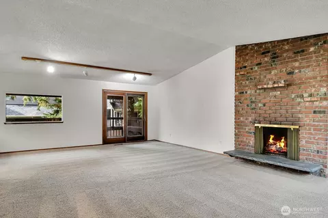 Living - 19414 1st Ave SE, Bothell, WA 98012 photo 7 of 7
