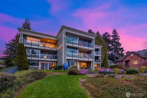 6620 Lake Washington Blvd NE #101, Kirkland, WA 98033