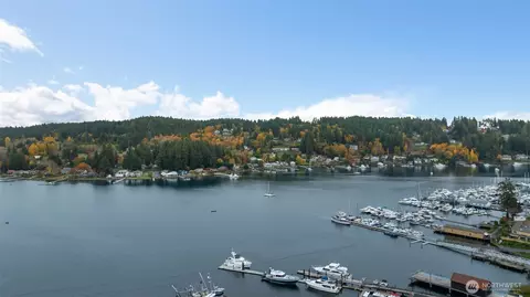 8307 Bayridge Ave, Gig Harbor, WA 98332