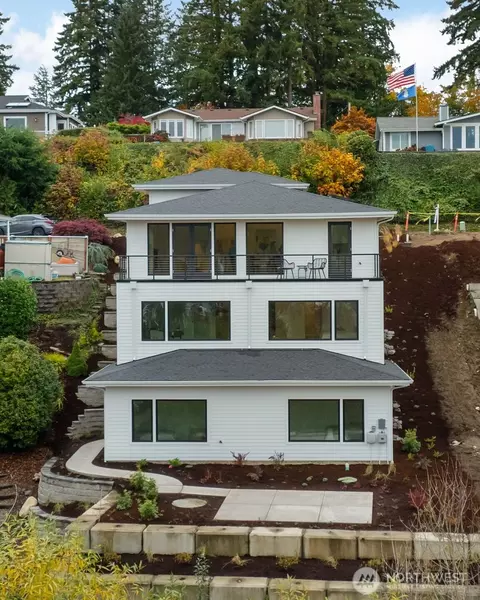 8307 Bayridge Ave, Gig Harbor, WA 98332