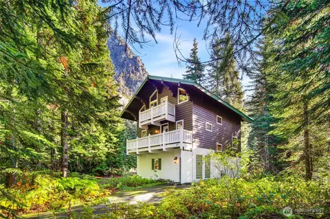 22 Alpental St, Snoqualmie Pass, WA 98068