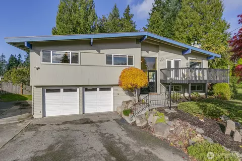 19306 73rd Pl W, Lynnwood, WA 98036