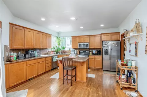 Kitchen - 19203 76th Ave E, Spanaway, WA 98387 photo 1 of 2
